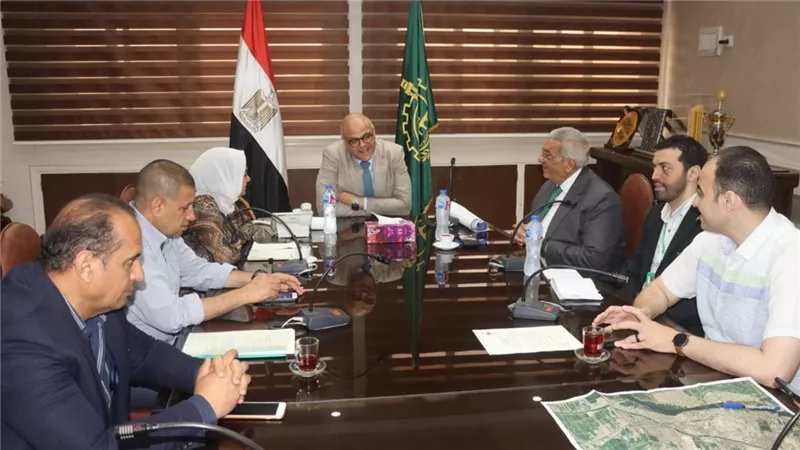 محافظ القليوبية يؤكد أهمية استغلال كورنيش النيل لإنشاء متنزهات وخدمات ترفيهية