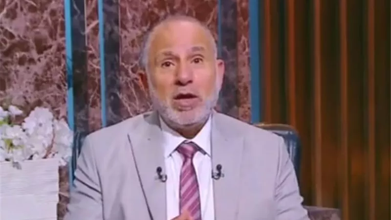كيف تتغلب على التفكير المستمر قبل النوم؟.. نصائح من أستاذ الطب النفسي