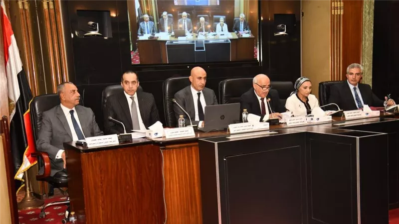 اجتماع ساخن بـ