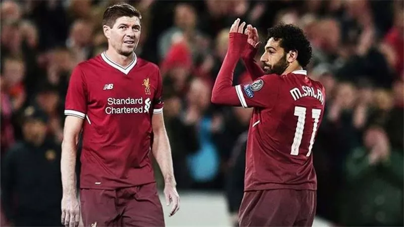 ستيفن جيرارد: كنت أتمنى مجاورة محمد صلاح في ليفربول قبل اعتزالي