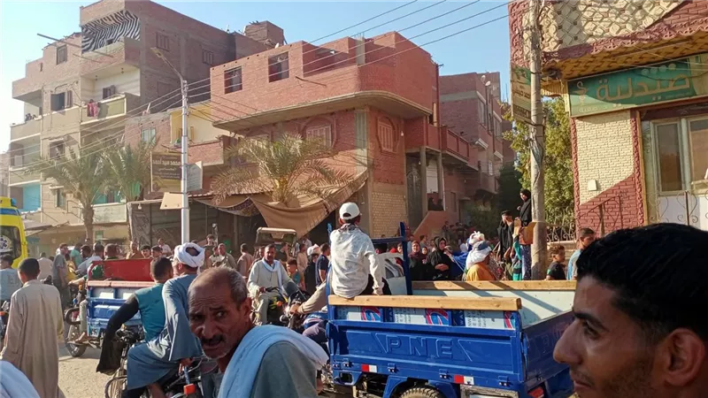 قضاء وقدر.. أسرة الصغير ضحية سقوط حائط بالفيوم تتصالح مع مالك المطحنة