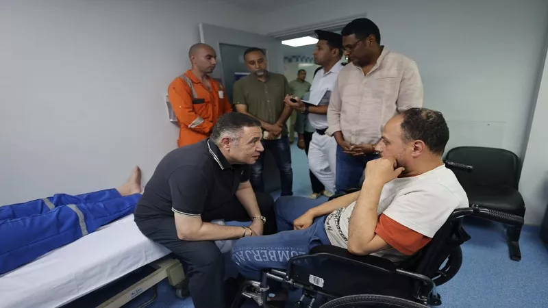 استمرار تلقي العلاج لمصابي حادث غرق حفار جبل الزيت فى البحر الأحمر