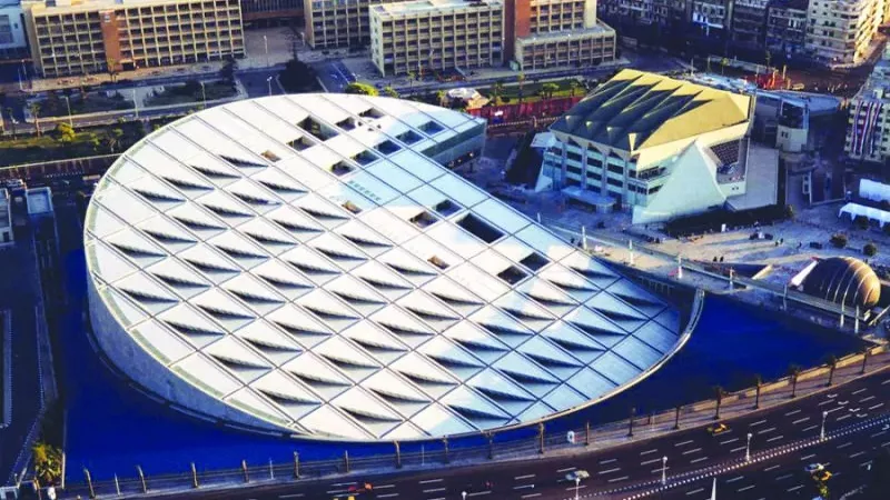 معرض مكتبة الإسكندرية.. عبد الهادي: عشرون عامًا من الإشعاع الثقافي والمفاجآت 