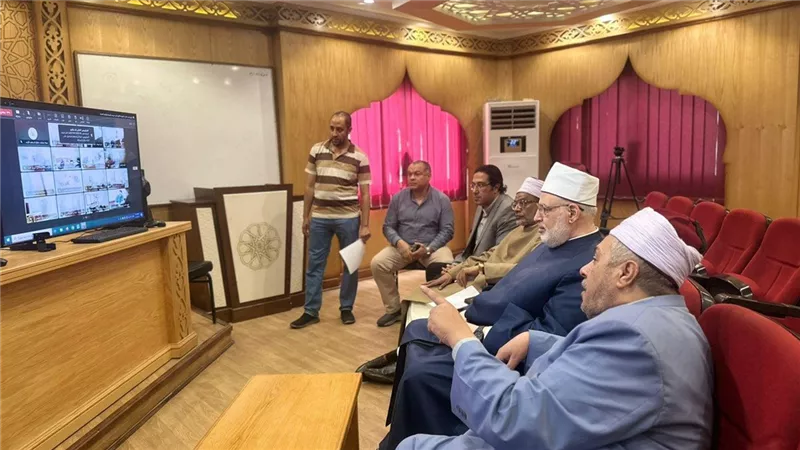 استقرار تام والتزام.. وكيل الأزهر ورئيس القطاع يتابعان امتحانات الثانوية