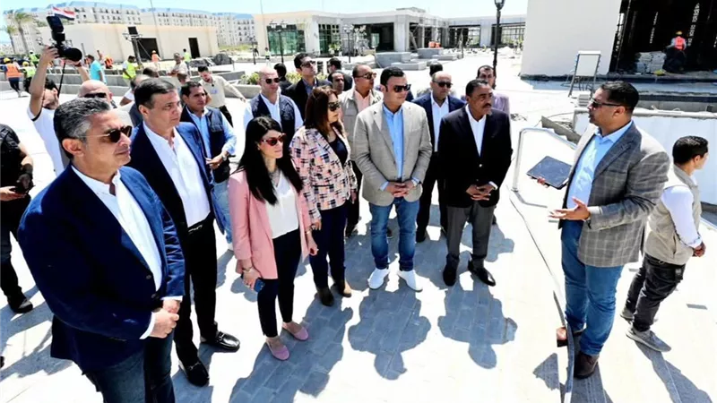وزيرا الإسكان والزراعة يتفقدان محطة تجارب لتحلية مياه البحر بالعلمين الجديدة