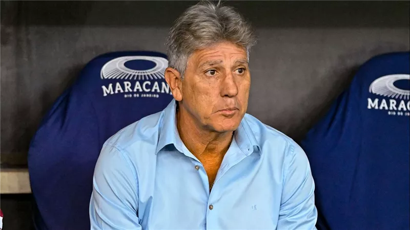 مدرب فلومنينسي: جهزت فريقي لتخطي الهلال.. والأخير استحق الفوز على السيتي