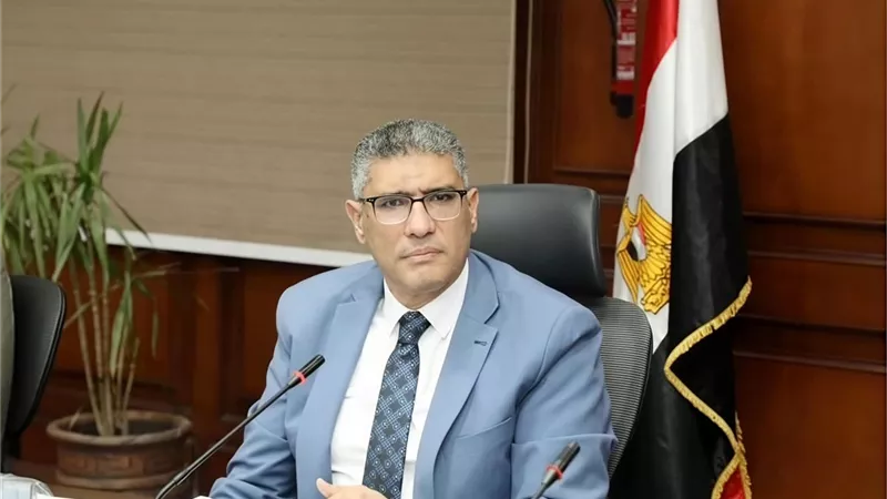  محافظ الجيزة: حملات لرصد ومتابعة مدى التزام المخازن باشتراطات السلامة 