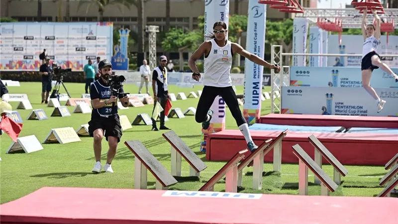 فريدة خليل وملك إسماعيل  تتأهلان لنهائي كأس العالم للخماسي الحديث