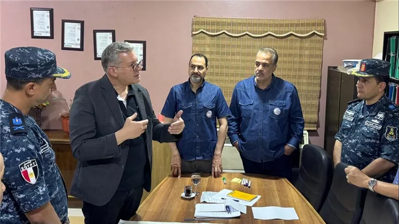 وزير البترول يتابع حادث 