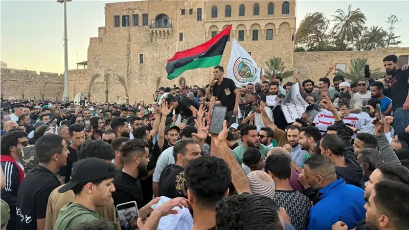 ليبيا.. مظاهرات في طرابلس تطالب برحيل حكومة الدبيبة
