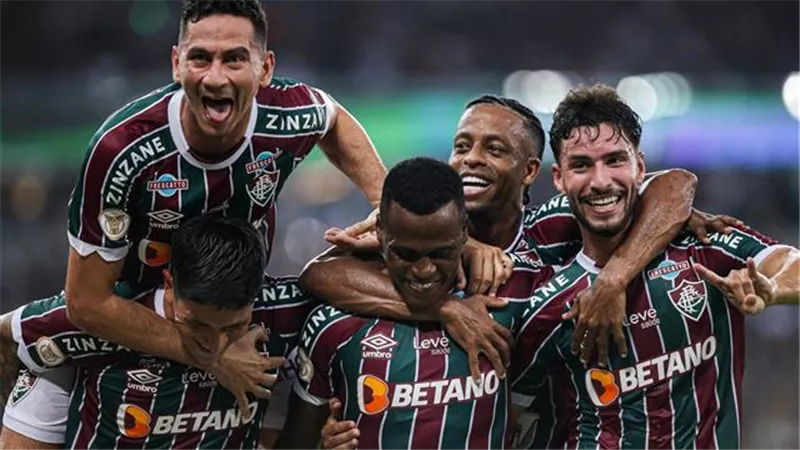 أرياس و كانو يقودا هجوم فلومينينسي لمواجهة الهلال السعودي