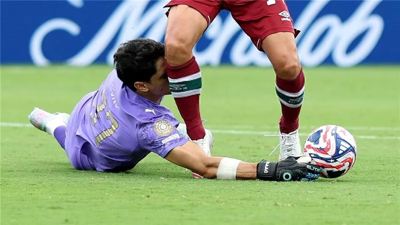 محمد سعيد: ياسين بونو حارس عظيم وكبير بالمغرب والهلال