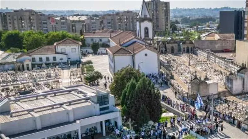 دموع حاضرة.. نجوم ليفربول في جنازة جوتا بقلوب منكسرة            