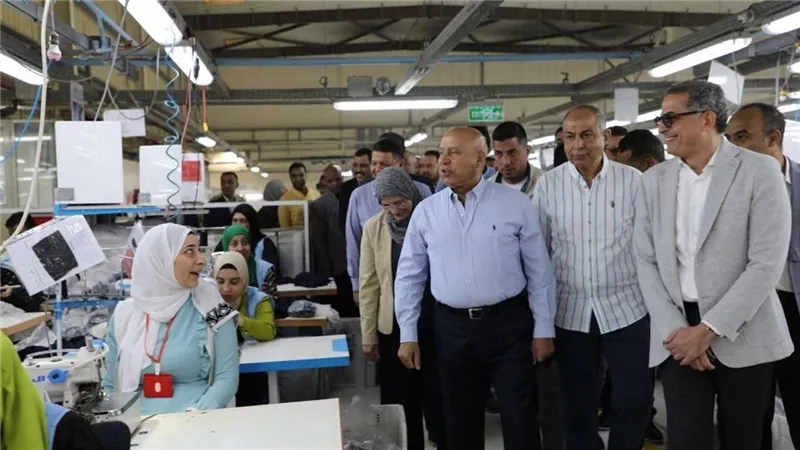 محافظ المنيا: خطوات متسارعة لدعم قطاع الصناعة وجذب المستثمرين