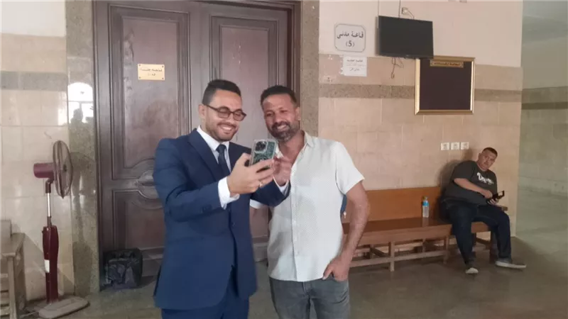 سيلفي البدايات.. مرشحو الشيوخ يوثقون لحظات الترشح بالقليوبية