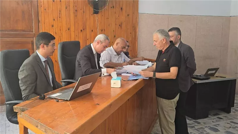 لجنة طلبات الترشح لانتخابات مجلس الشيوخ بجنوب سيناء تتلقى أوراق أول مرشح