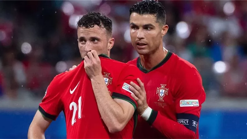 لماذا غاب رونالدو عن جنازة جوتا؟ الكشف عن السبب الصادم وراء القرار