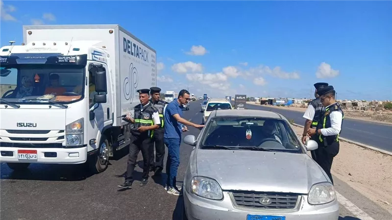 محافظ الدقهلية يتابع حملة للكشف عن تعاطى المخدرات بطريق جمصة
