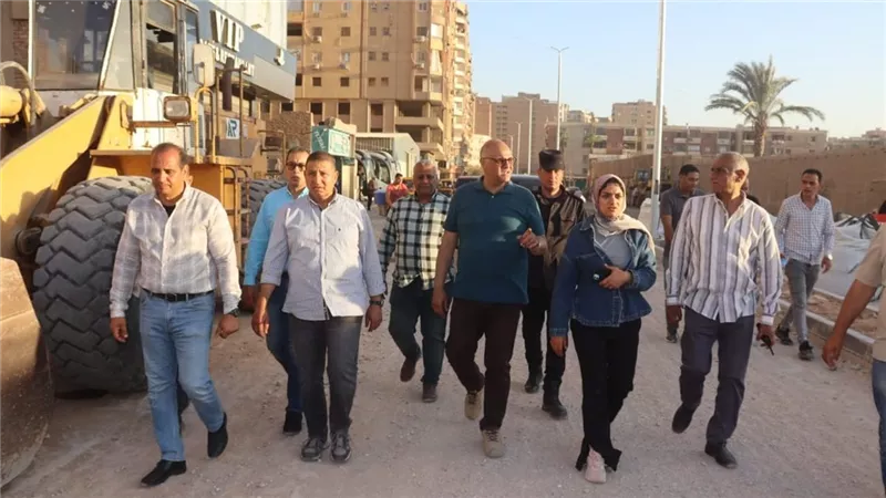 استجابة لنيوز روم.. محافظ القليوبية يتفقد شبرا الخيمة ويوجه برفع الإشغالات 