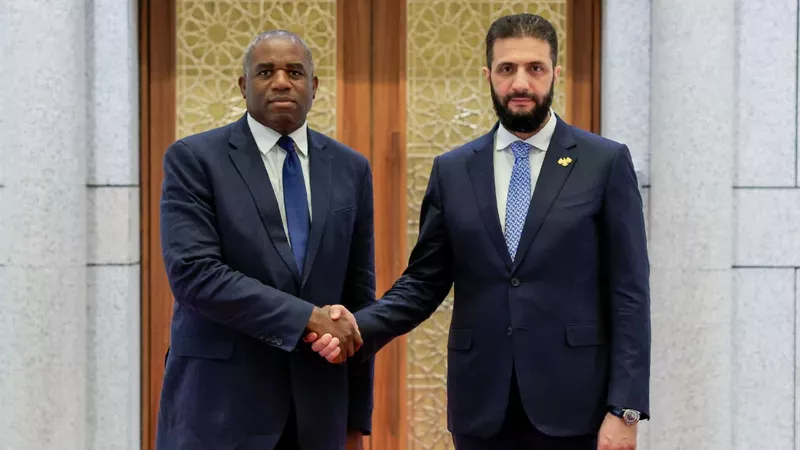 بعد قطيعة 14 عاما.. بريطانيا تعلن عودة العلاقات مع سوريا