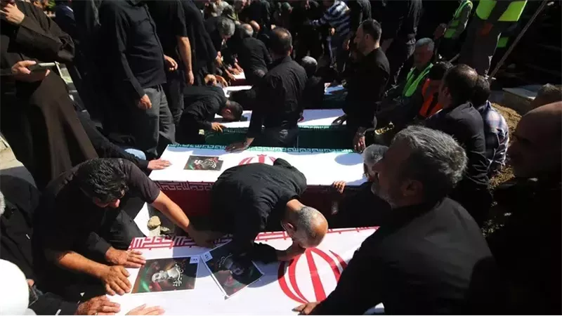 مقتل عنصرين من الحرس الثوري الإيراني خلال إزالة المتفجرات بعد حرب إسرائيل