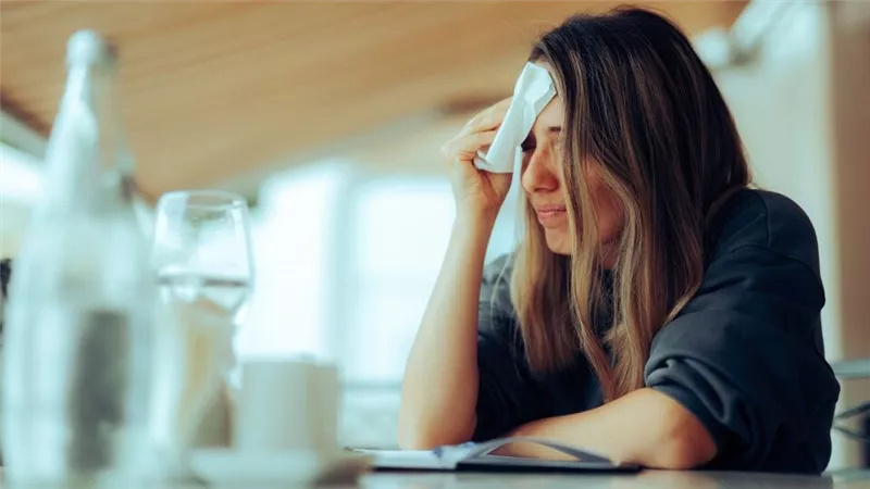 من الإرهاق المزمن إلى ألم المفاصل.. إشارات تُنذر بخلل داخلي صامت