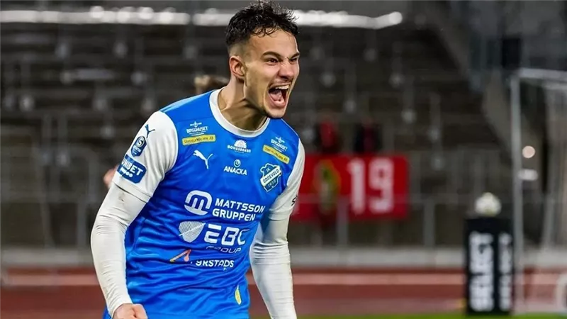 فشل انضمام أسد الحملاوي للأهلي واللاعب يوقع لفريق روماني