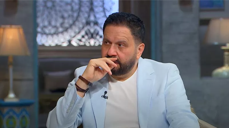 «أصعب فترة في حياتي».. الفنان إدوارد يبكي الهواء بسبب مرضه | فيديو