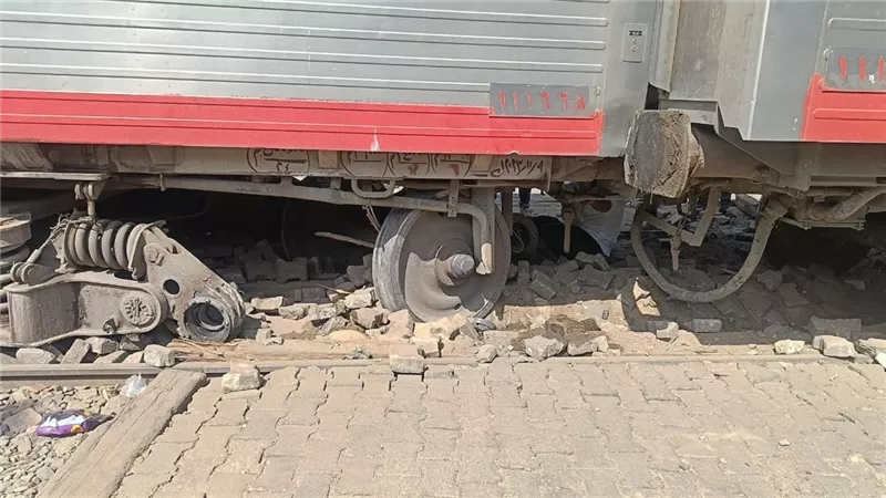 عودة الحركة على خط القاهرة الإسكندرية بعد حادث خروج عربة قطار في المنوفية