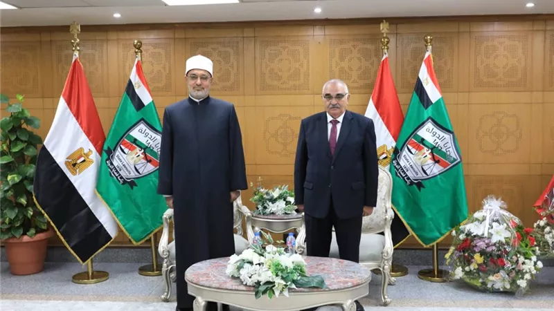مفتي الجمهورية يهنئ رئيس هيئة قضايا الدولة بتوليه المنصب رسميًّا 