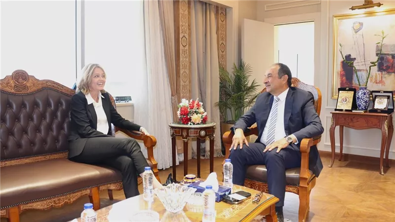  وزيرقطاع الأعمال وسفيرة النرويج يشهدان توقيع اتفاق لدعم الطاقة المتجددة