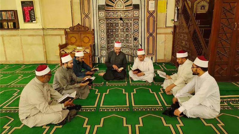 تنفيذًا لخطة وزارة الأوقاف.. جلسات قرآنية متعددة في مطروح