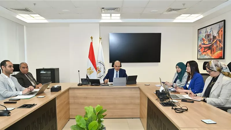 وزير الري يستعرض آلية عمل واستراتيجية 