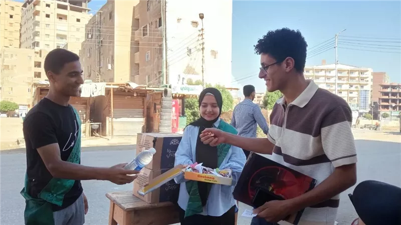 شيكولاتة وورد.. انطلاق امتحان مادتي الديناميكا والتاريخ لطلاب النور للمكفوفين 