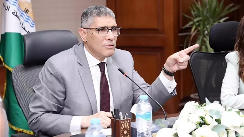 الجيزة تبحث مع الكهرباء متحصلات خدمة النظافة دون أعباء إضافية على المواطن