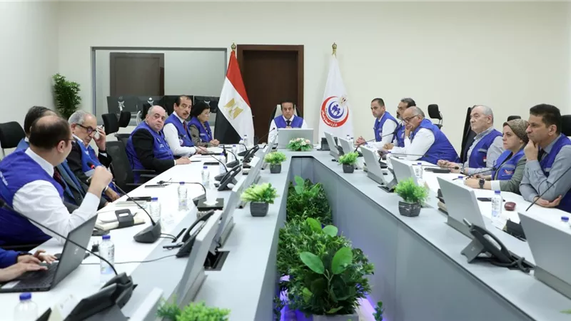 وزير الصحة يترأس غرفة الأزمات لمتابعة تداعيات حريق سنترال رمسيس واستمرارية