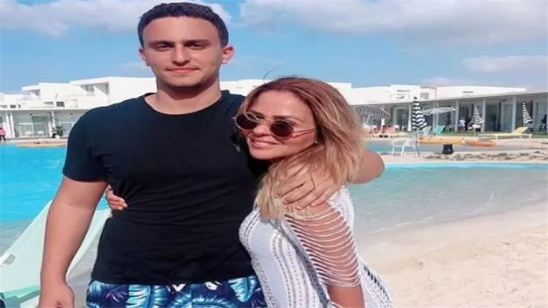 ياسين السقا يتجاهل أزمة والدته ويساند خاله في الساحل الشمالي
