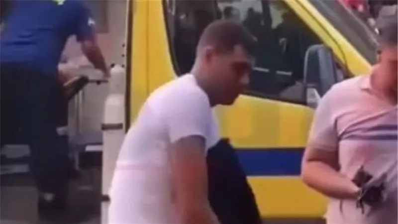 لبس زيّه بالشارع وانطلق فوراً.. قصة ضابط مطافي بطوليّة في حريق رمسيس