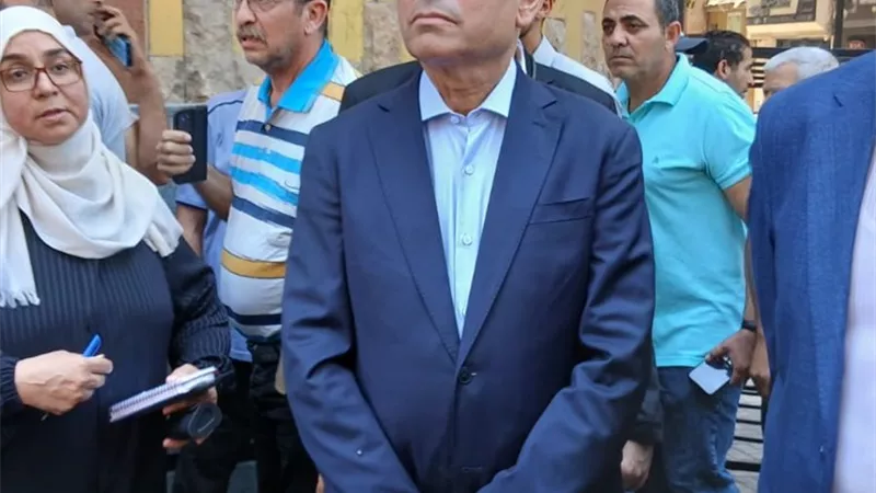 محافظ القاهرة يُتابع عمليات تبريد سنترال رمسيس بعد احتـ راقه أكثر من مرة