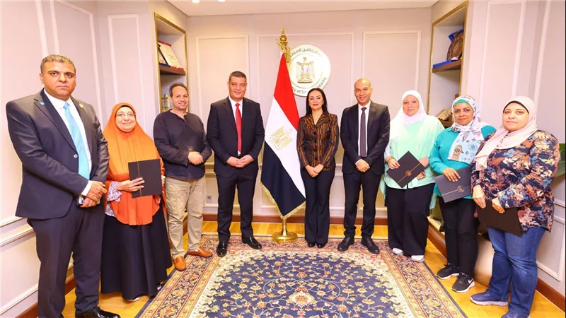 وزيرة التضامن الاجتماعي تكرم الوحدة المركزية للجمعيات الأهلية