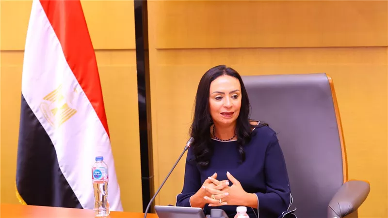 وزيرة التضامن تكرم أعضاء اللجنة العليا للأسر البديلة الكافلة تقديرا لمجهوداتهم