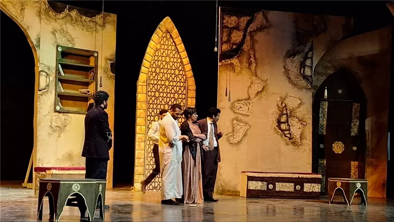 “آداب حلوان” تقدم عروض مشروعات التخرج على مسرح مجمع الفنون والثقافة