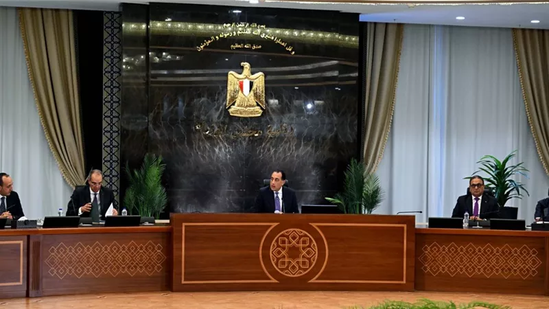 احتياطي النقد الأجنبي يتجاوز 48 مليار دولار.. مدبولي: الاقتصاد في طريق التعافي