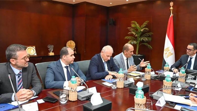 وزير الاستثمار يلتقي مسؤولى مجموعة أيشيكتاش التركية لاستعراض فرص التعاون 
