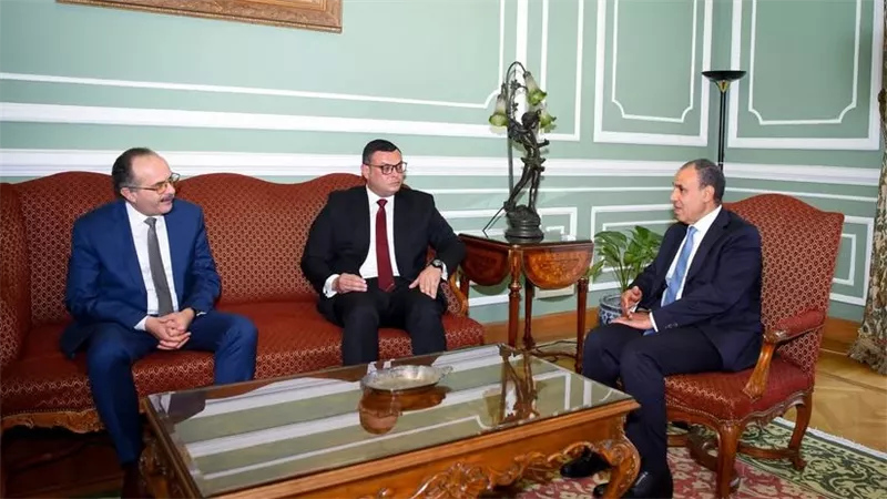 عبدالعاطي يبحث مع وزير الإسكان سبل دعم مشروعات التنمية في الدول الإفريقية