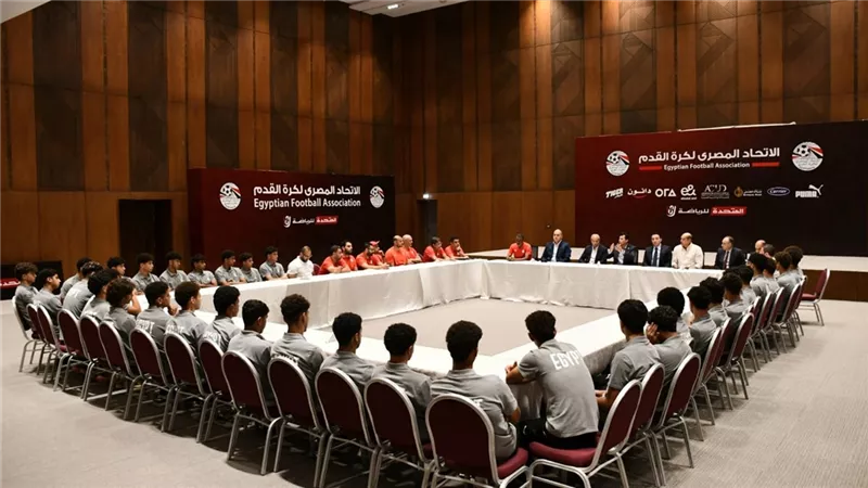 وزير الشباب والرياضة يزور معسكر منتخب 17سنة ويطمئن على استعداداته لكأس العالم