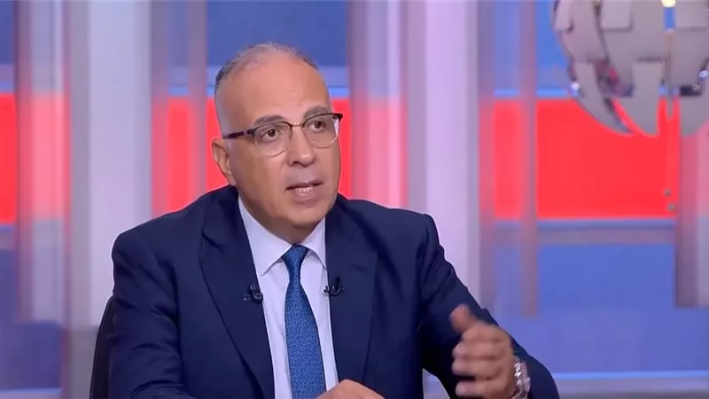 وزير الموارد المائية يحذر 16 محافظة من التعديات على نهر النيل 