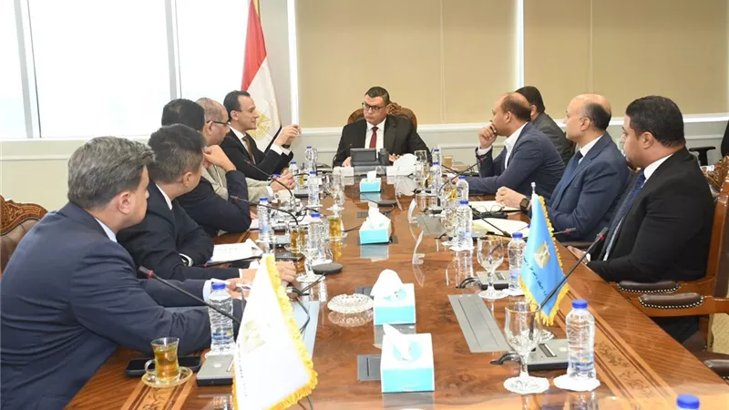 وزير الإسكان يتابع إجراءات تشغيل منطقة الأعمال المركزية بالعاصمة الإدارية