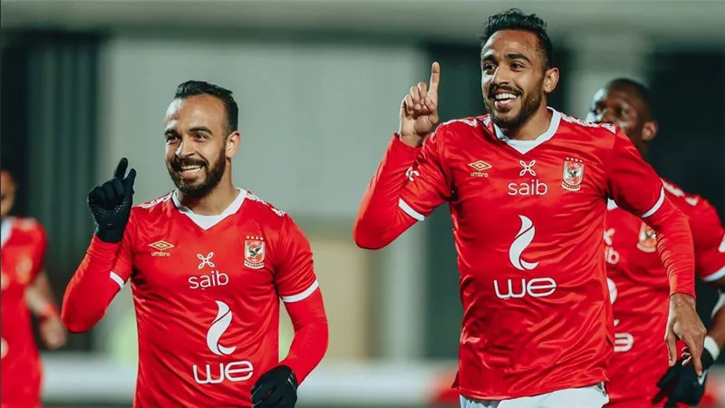 كلمات مؤثرة بين محمود كهربا ومجدي قفشة من أمام الكعبة على 