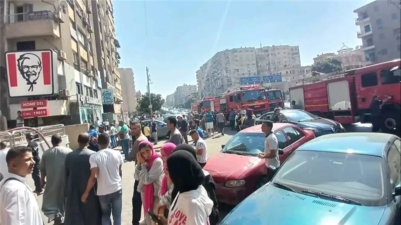 حريق يلتهم مطعم «كنتاكى» جسر السويس والحماية المدنية تحاصر النيران 